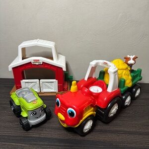 Fisher Price Little People 2002 Barn 2007 Tow n' Pull Tractor